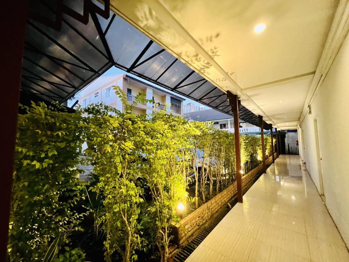 Inn Kham Apartment Chiang Mai Exteriör bild